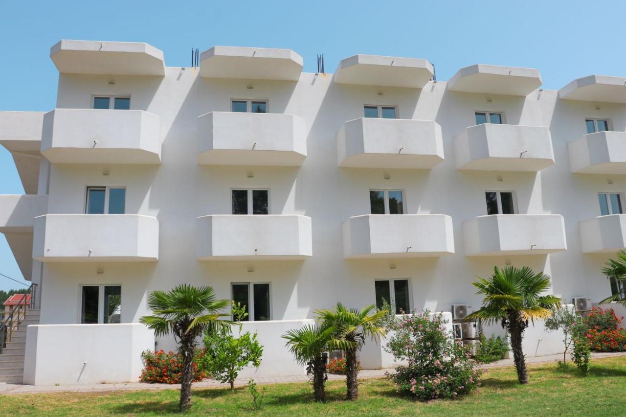 Hotel Velipoja Village エクステリア 写真
